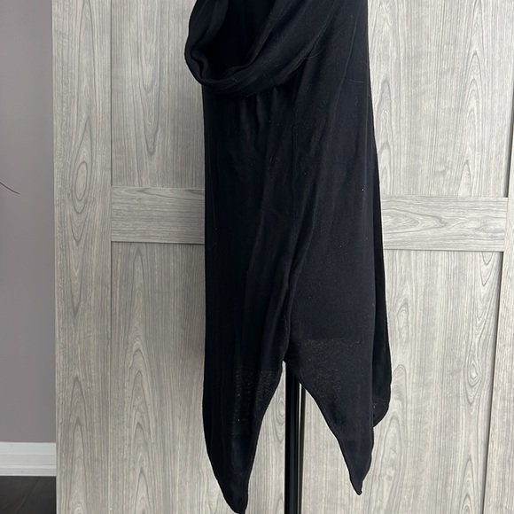 3 for $20 💜 REITMANS Sweater - Picture 3 of 6